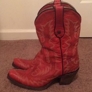 Corral brand women’s leather cowboy boots